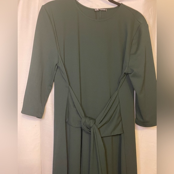 NWT ZARA Rich Green 3/4 Sleeve Crew Neck Long Evening Dress w Tie Front Size M - Picture 11 of 14